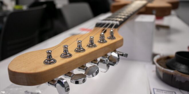 Cara stem gitar dengan aplikasi yang Mudah Digunakan
